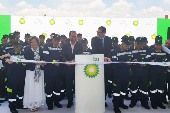 INAUGURA SEDECO GASOLINERA DE BP EN APIZACO