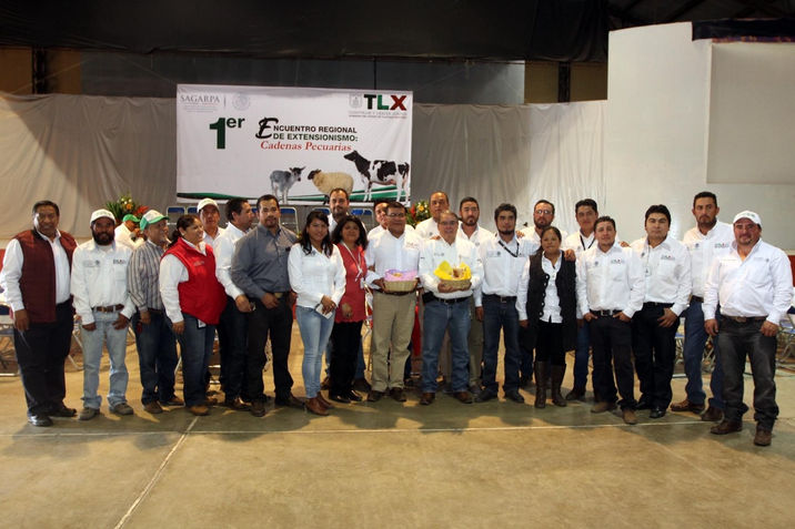 INAUGURA SEFOA PRIMER ENCUENTRO
REGIONAL DE EXTENSIONISMO EN HUAMANTLA