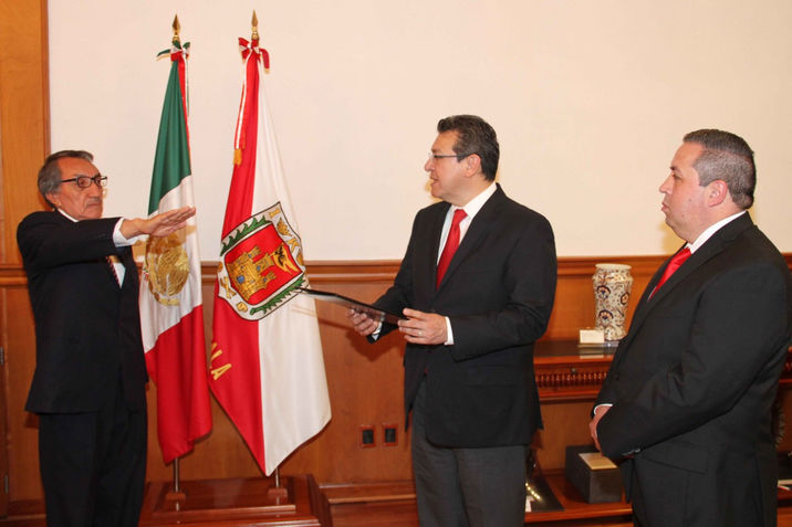 DESIGNA MARCO MENA SECRETARIO
DE GOBIERNO A TITO CERVANTES