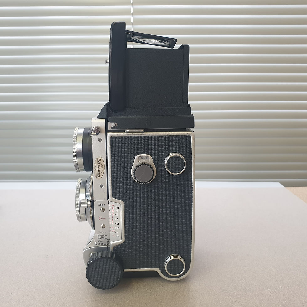 Thumbnail: Mamiya C220 with 105mm f:3.5 SEIKOR SEIKOSHA-S