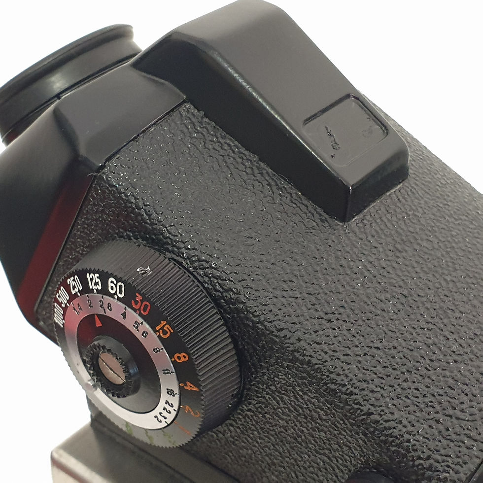 Thumbnail: MAMIYA C33 Professional with 105mm f:3.5 and Kiev 88 TTL Prismatic Meter