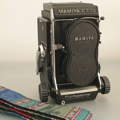 Mamiya C330 Professional 80mm Sekor Blue dot. Fully serviced