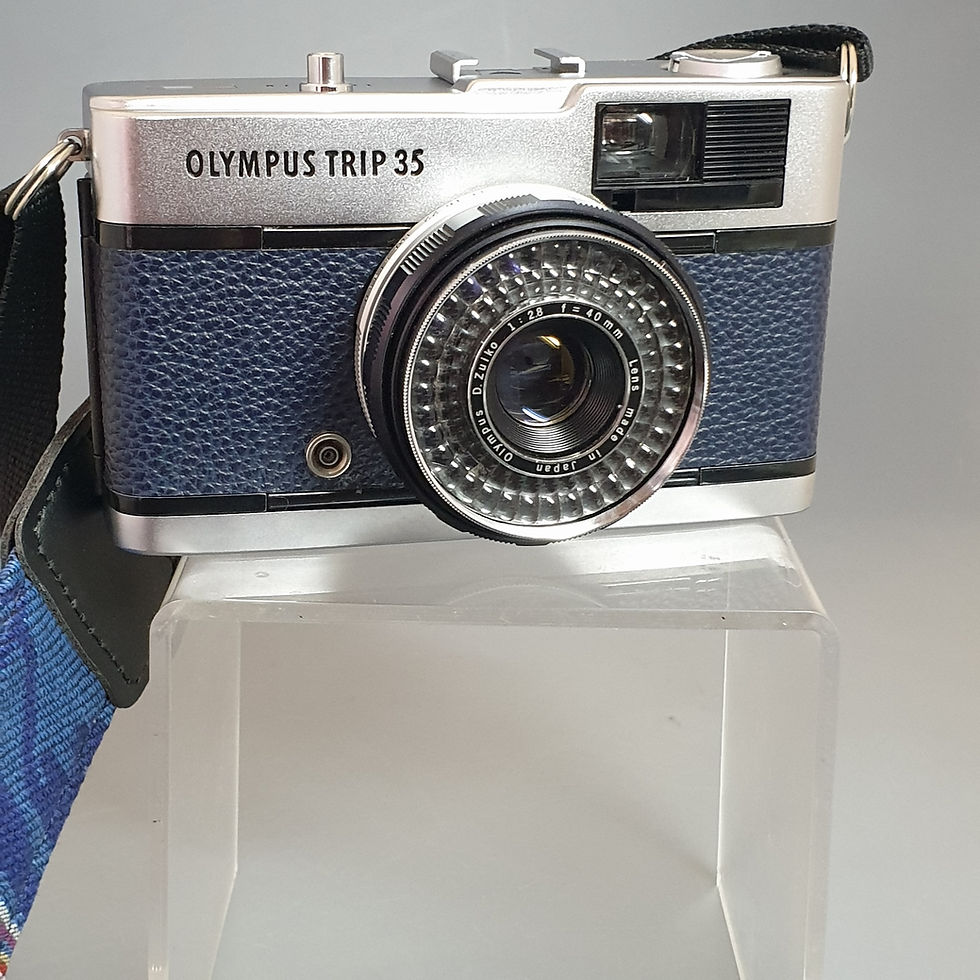 Thumbnail: Olympus Trip 35 Silver button, Navy blue leatherette.