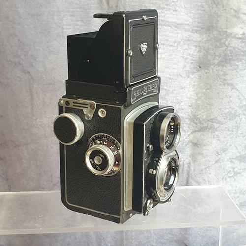 Rolleicord V — Schneider-Kreuznach Xenar 75mm f/3.5 — Fully