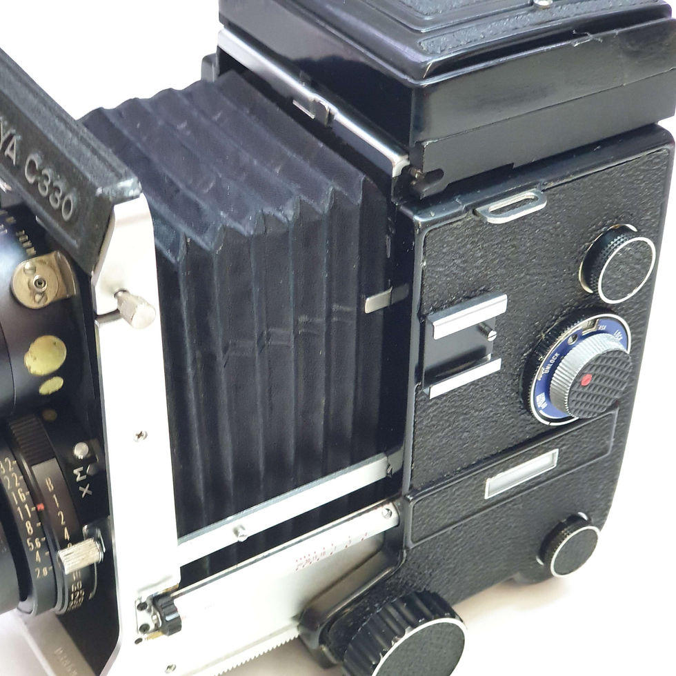 Thumbnail: Mamiya C330 Professional 80mm Sekor Blue dot.