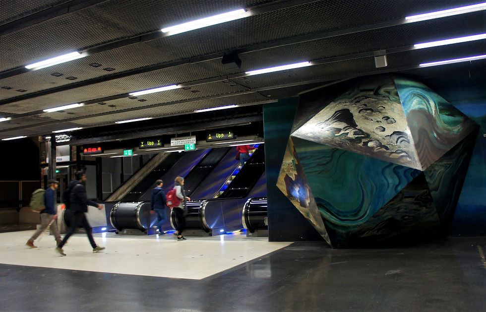 Tekniska högskolan(テクニスカ・ホグスコーラン駅)