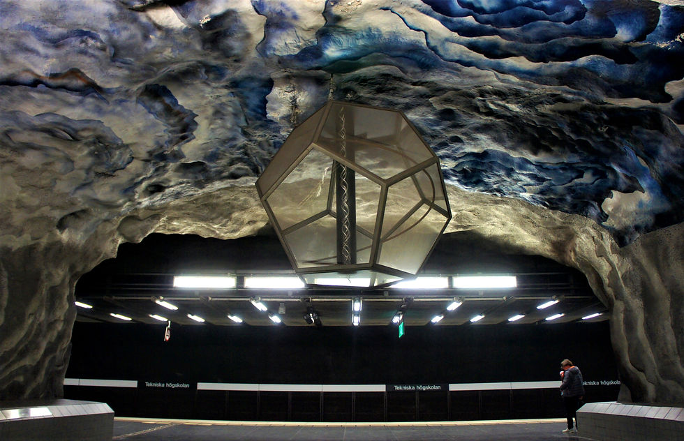 Tekniska högskolan(テクニスカ・ホグスコーラン駅)