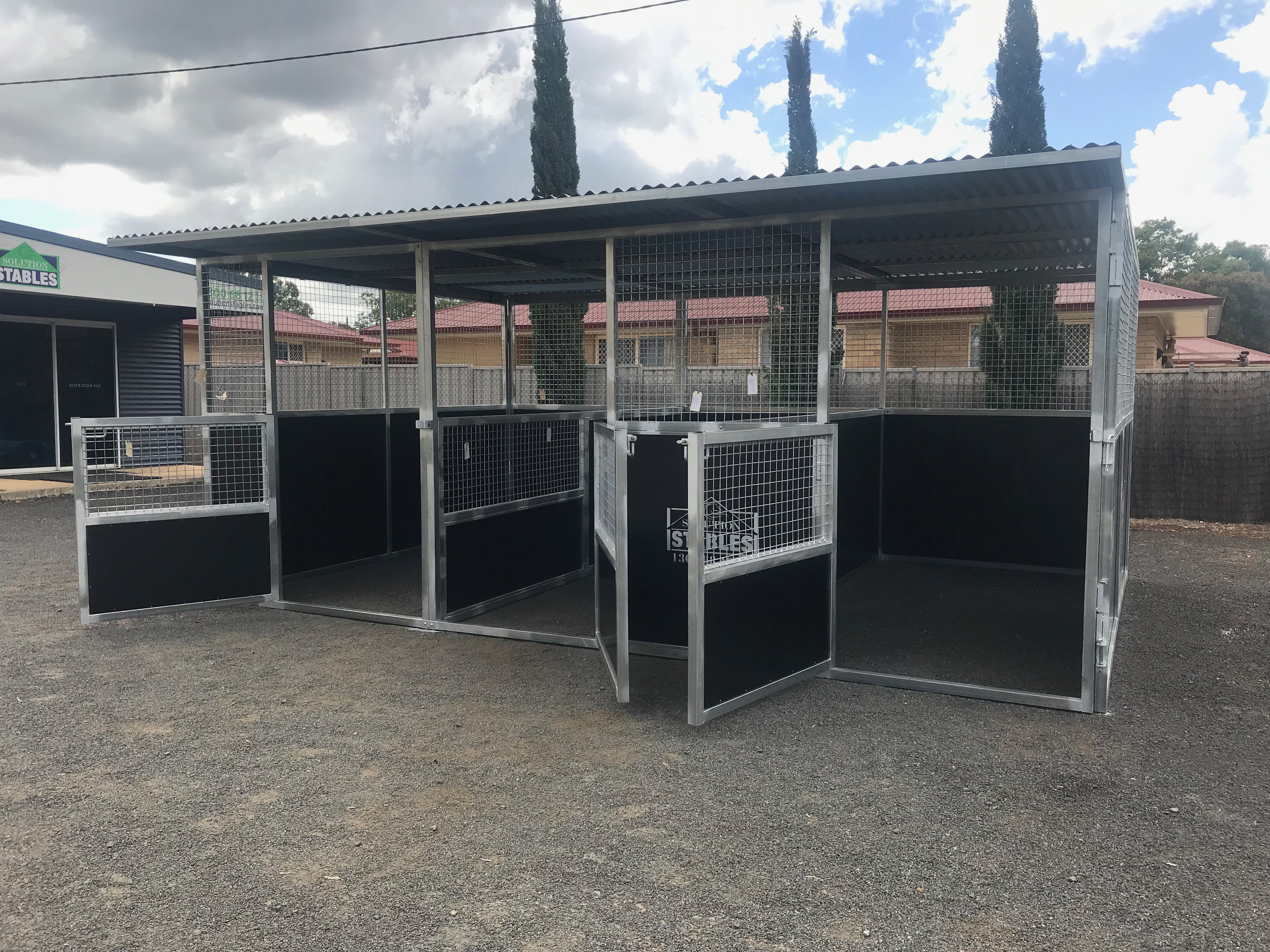 Mini Triple Stable