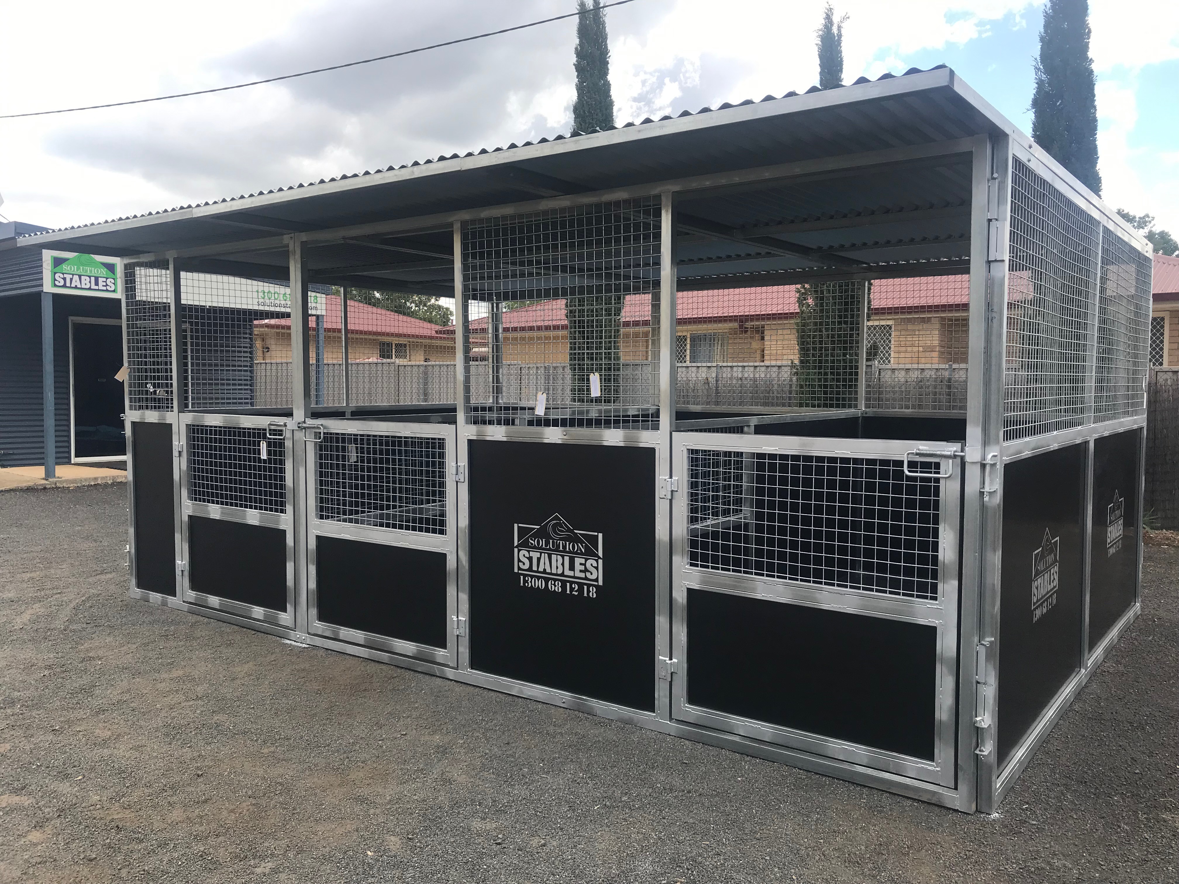 Mini Triple Stable