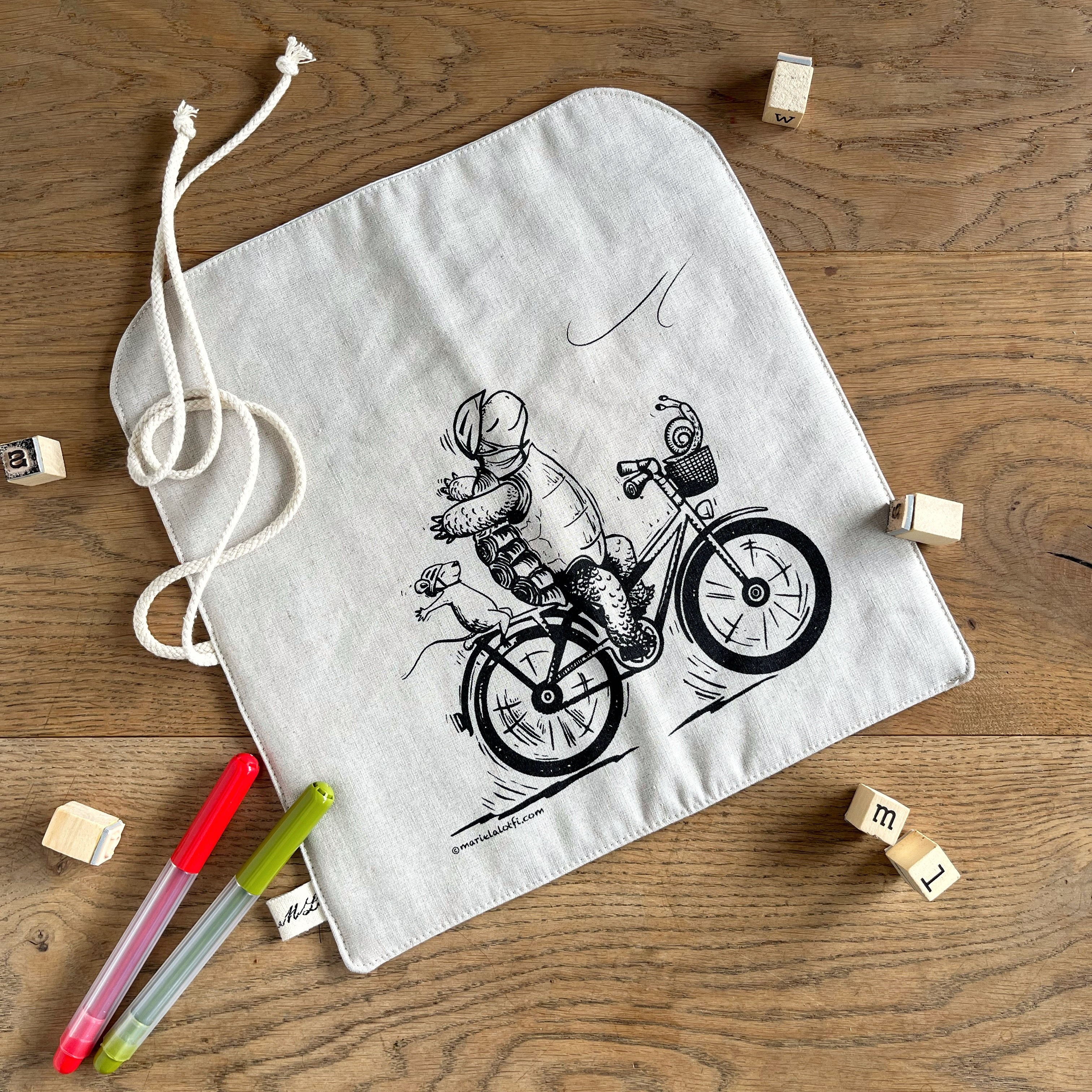 Rollmäpchen für Pinsel / Bleistift