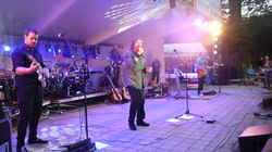 DENNIS LOCORRIERE presents DR HOOK™