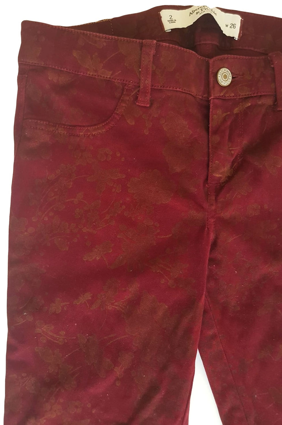 תמונה ממוזערת: ג'ינס בורדו עם הדפס פרחים S | Abercrombie & Fitch