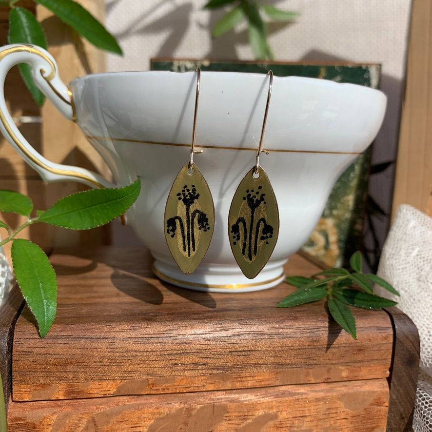 Thumbnail: Gold Leaf Drop Earrings