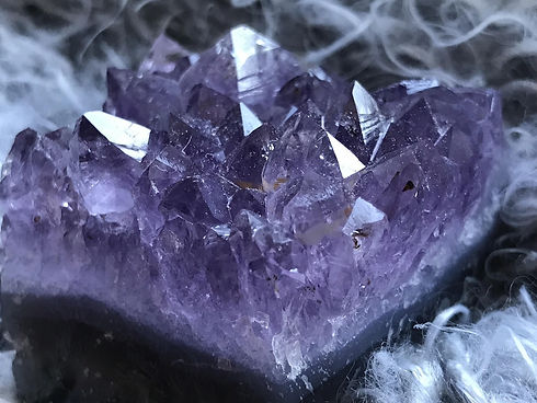amethyst-3852599_1280.jpg