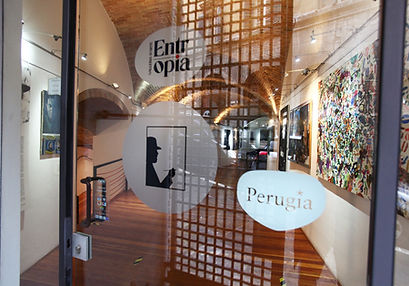 Vetrina della Galleria Entropia