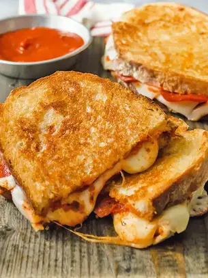 Oven-Baked Pizza Grilled Cheese Sandwiches