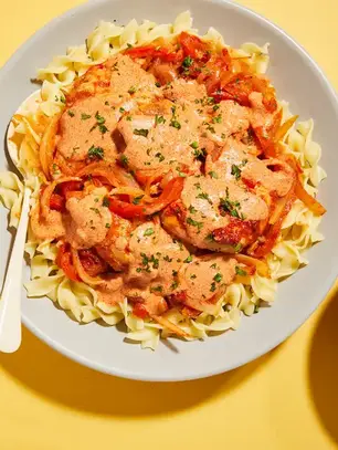 Slow Cooker Chicken Paprikash