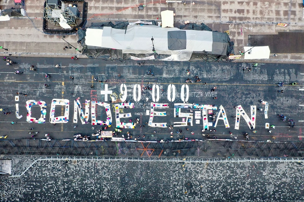 Integrantes del Movimiento por Nuestros Desaparecidos de México se manifestaron este 30 de agosto a las afueras del Palacio Nacional. Crédito: Aldo Sotelo/@movNDmx