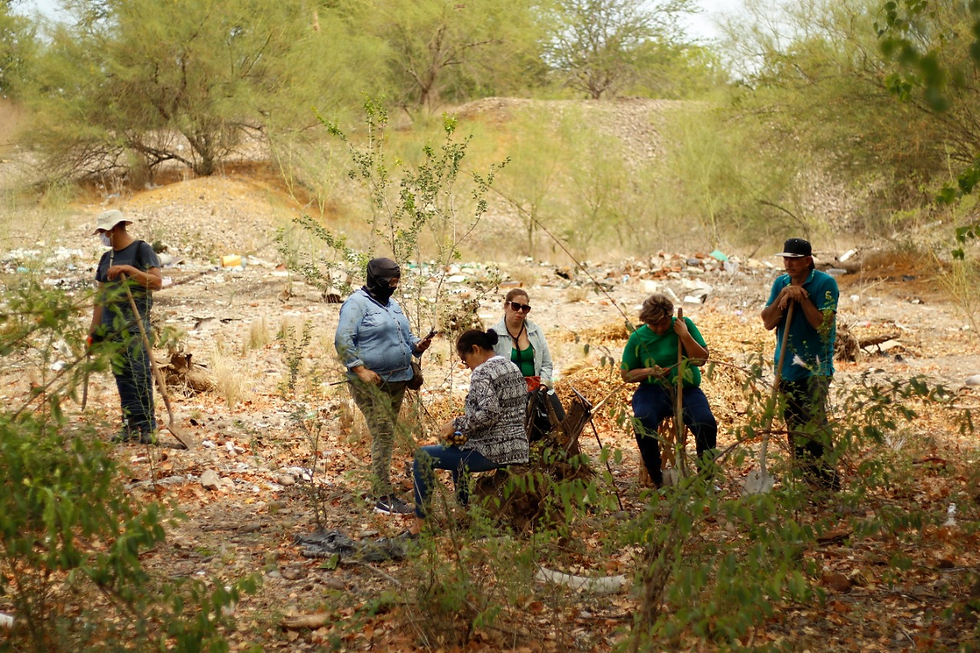 Las Rastreadoras de El Fuerte han encontrado hasta 200 cuerpos en fosas clandestinas en el norte de Sinaloa | Foto: Marcos Vizcarra
