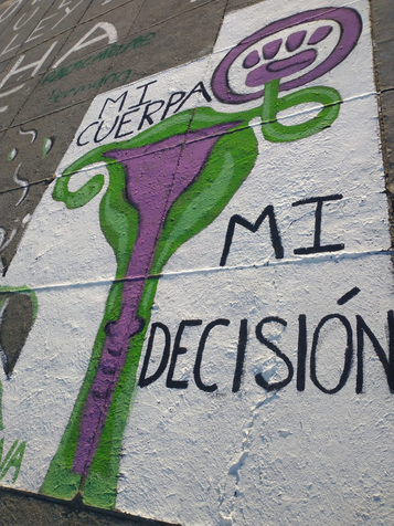 Llamar “Feminazis” a mujeres las estigmatiza y discrimina