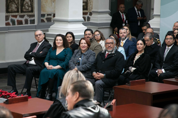 Salvador Cienfuegos reaparece en Edomex, junto a funcionarios de la 4T