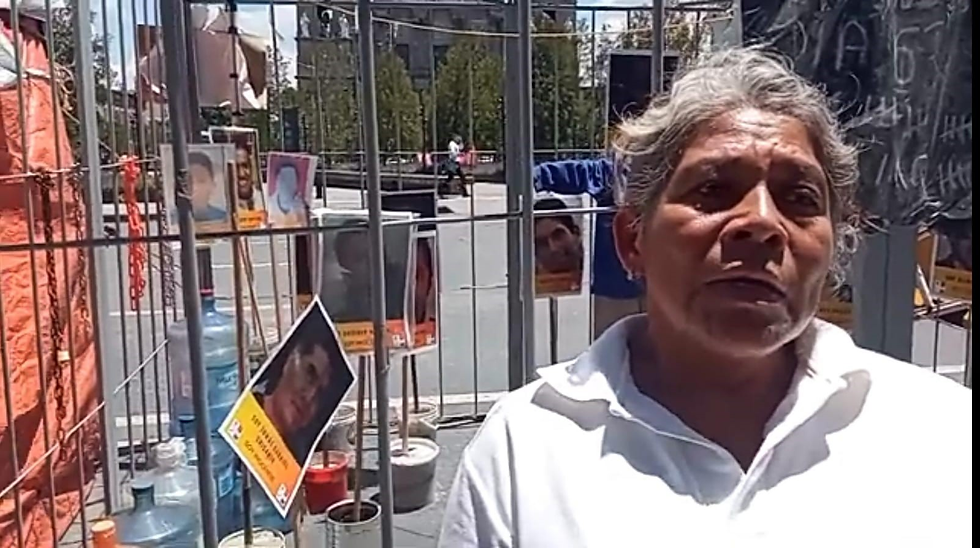 Guadalupe Silvestre, madre de Eduardo Rebollo, criminalizado por el gobierno mexiquense.