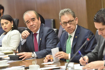 Rechaza rector "voto universal" para democratizar la UAEMex