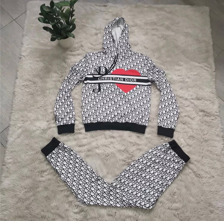 Thumbnail: Queen 👑 🐝 Dior two piece 