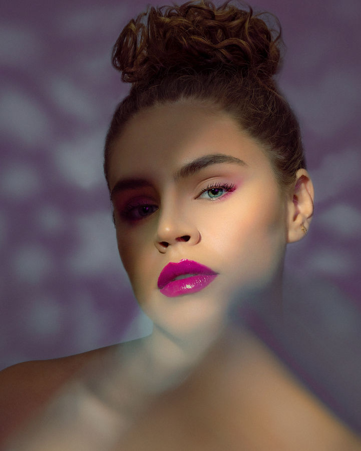 Sesión de productos de belleza de alta gama realizada por el fotógrafo Yavi Reyes para una marca de maquillaje de lujo.