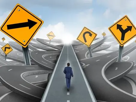 B2B founder deciding between specialist and generalist positioning