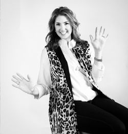 cheetah hands BW