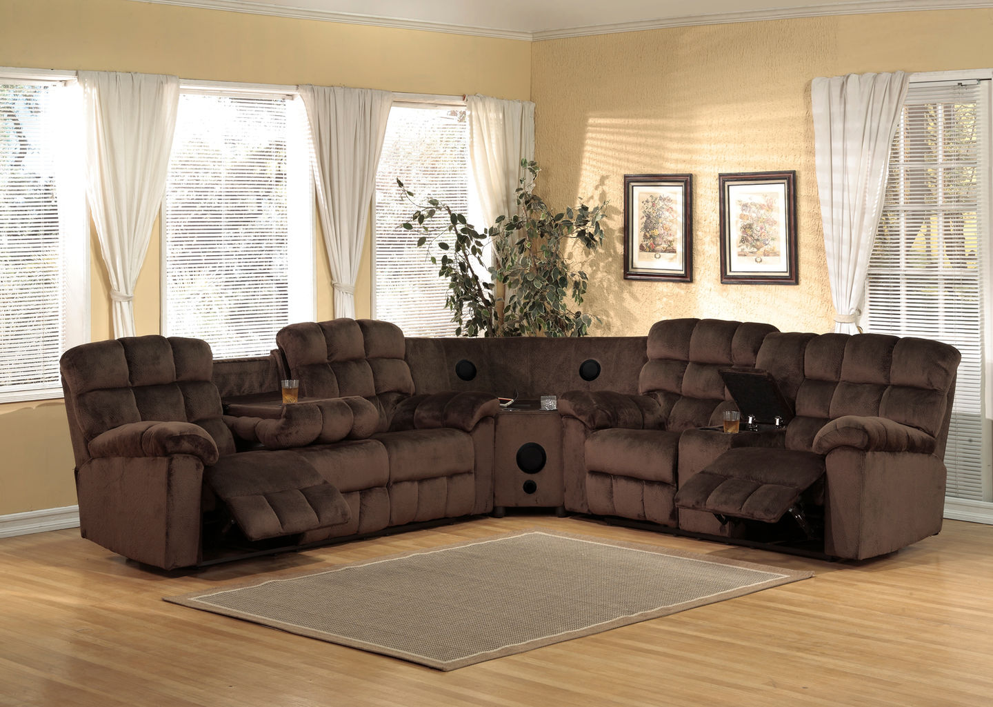 Divo Sectional