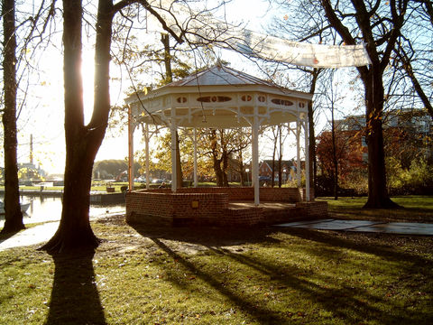 Muziekkoepel achter de Nicolaikerk (Appingedam)