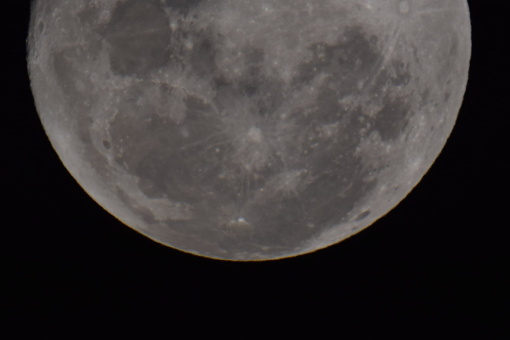 Lunar Eclipse captured by Geoffrey Lind, Blood Moon, Australia, Brilliant-Online