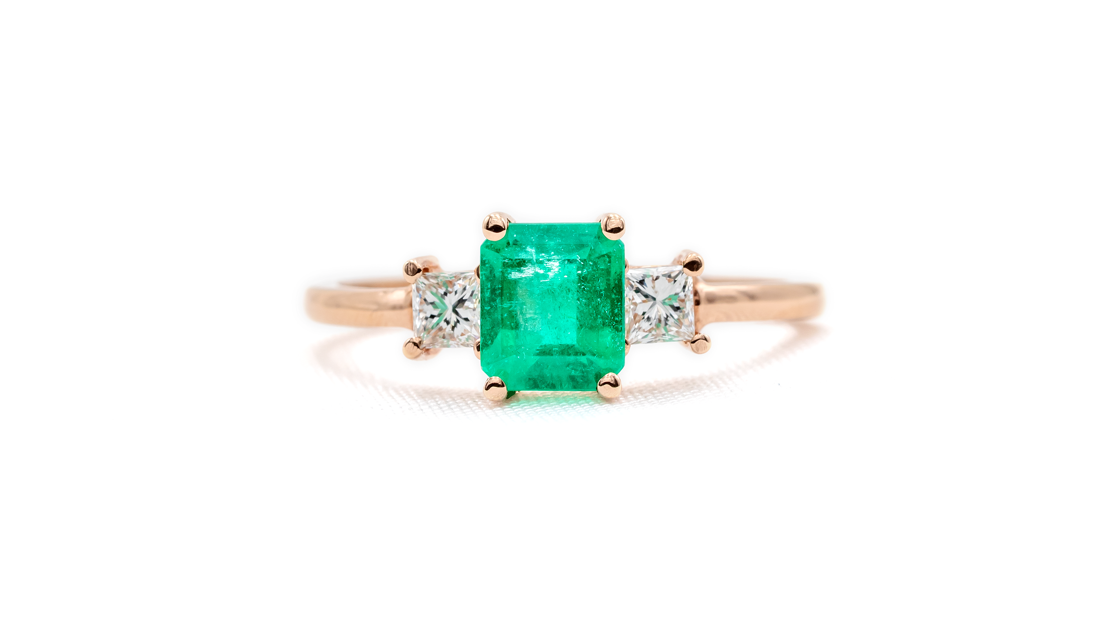 Anillo Esmeralda con diamantes