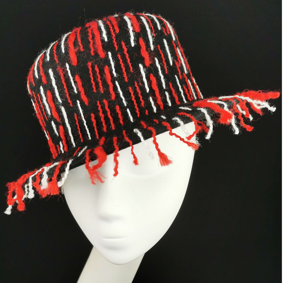 Miniatura: Handmade hat in felt and wool embroidery. Millinery. Claudia della Frattina JCN Fascinators