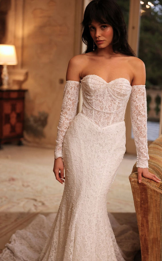 Draped Pearls: The Wedding Dress Trend Brides Are Talking About Draped Pearls: The Wedding Dress Trend Brides Are Talking About