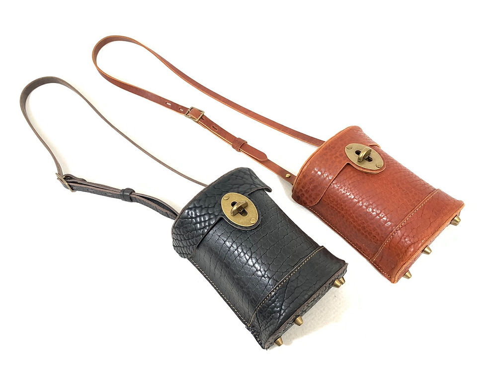 サムネイル： KIGO Dress Bullhide leather Half Moon Purse ブルハイドレザー　ミニショルダー　ポーチ