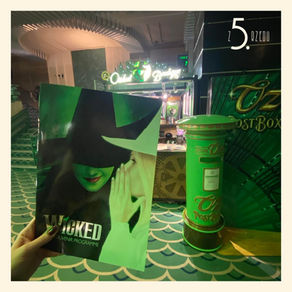 WICKED / Apollo Victoria Theatre w Londynie
