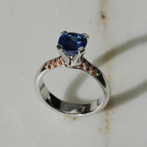 Saphirring Brillanten Saphir Damenring Weissgold Ring fancy Brillanten Design Schmuck Objekt Peter Loosli Goldschmied Wettingen