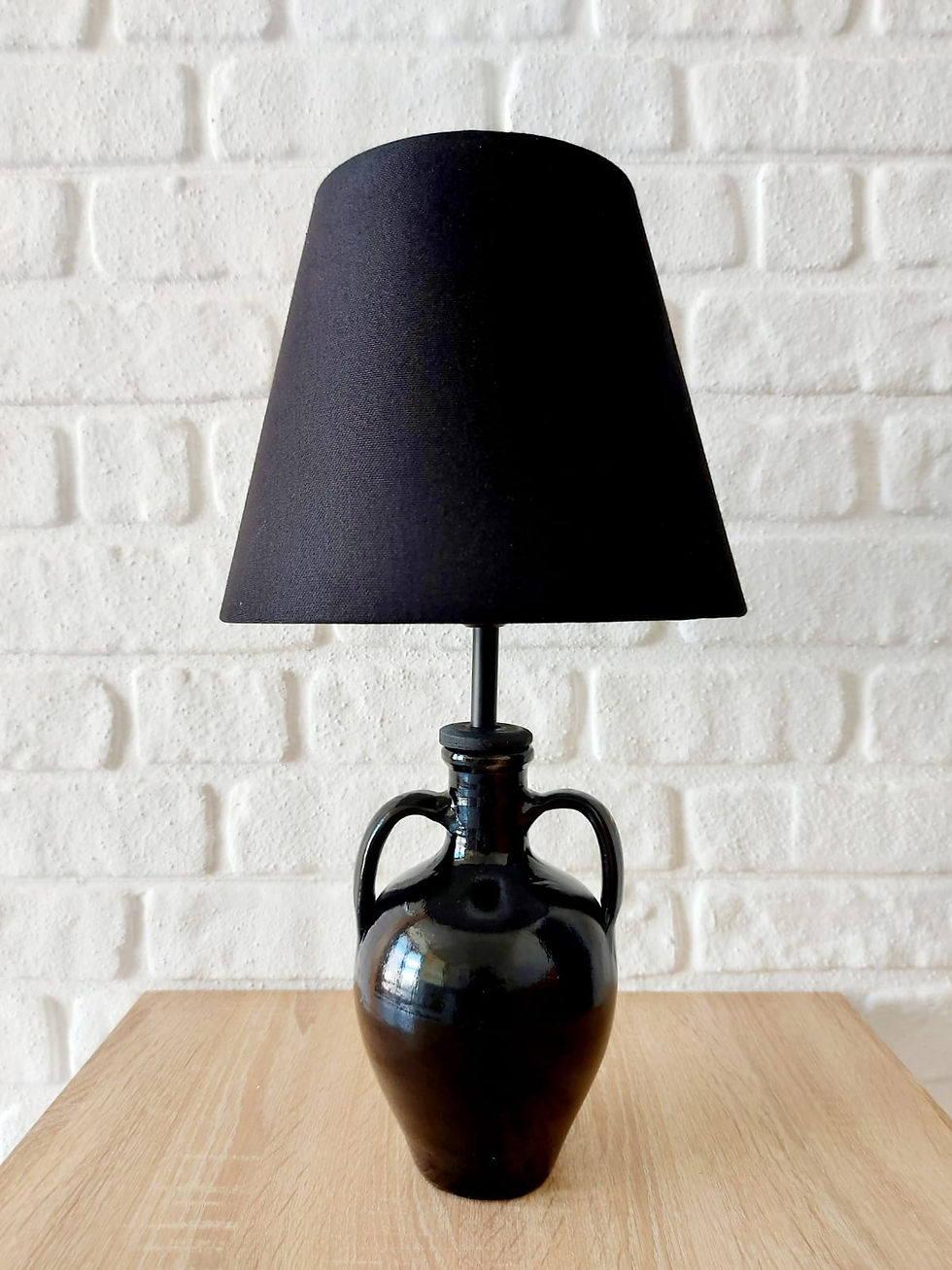 RETRO NOW BLACK COLOR AMFORA FLOOR LAMP
