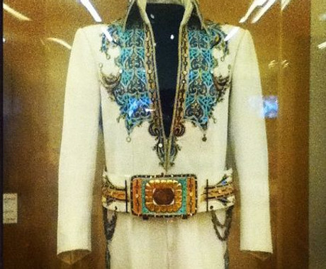 1341f803ba29011e09ef7177f353591a--stage-outfits-graceland.jpg