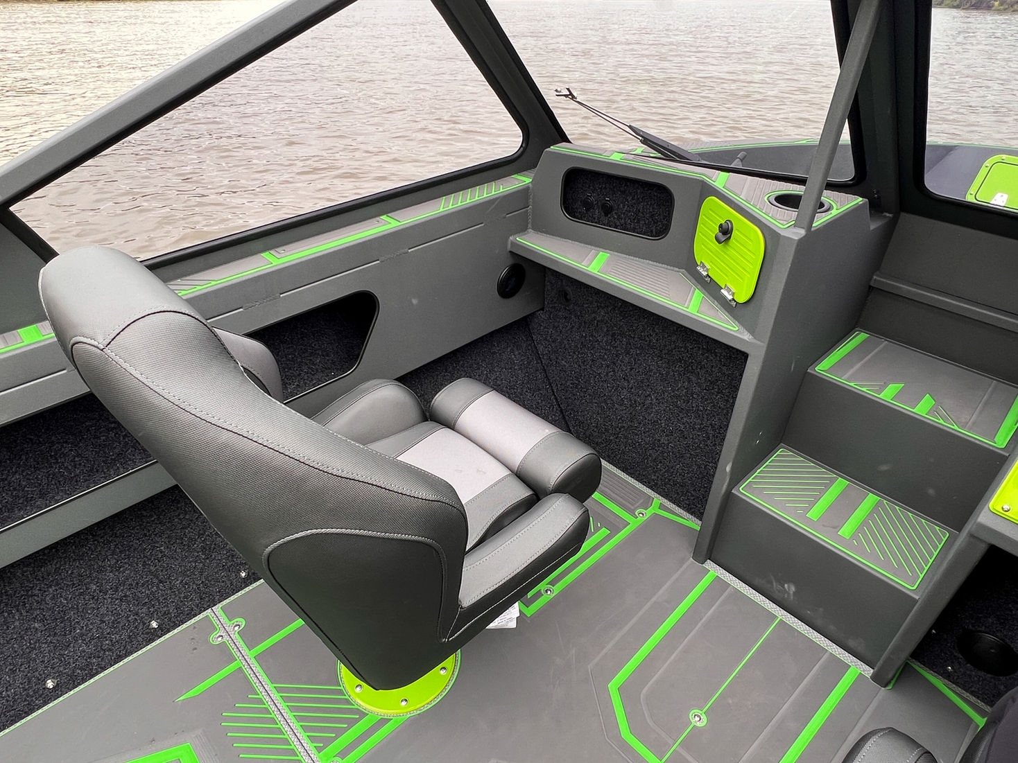 180 Predator passenger seat