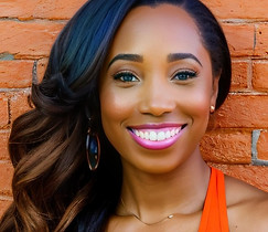 Deanna Headshot.jfif