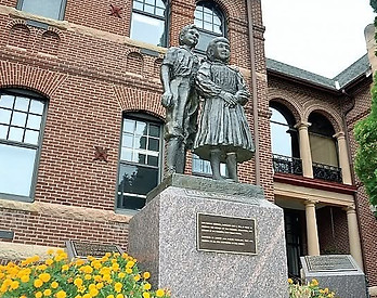 Statue2_edited.jpg