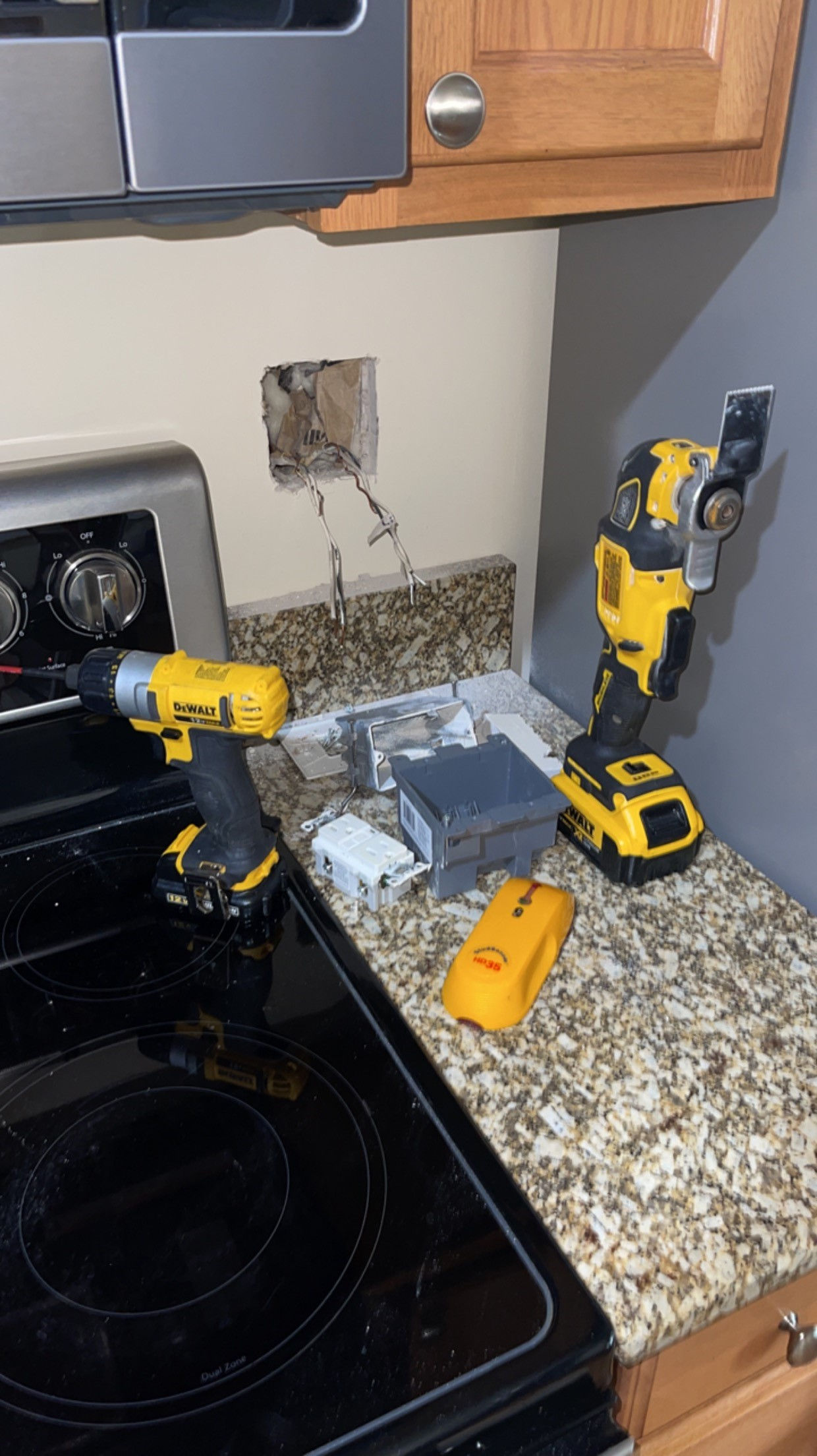 Under-cabinet Lighting 12