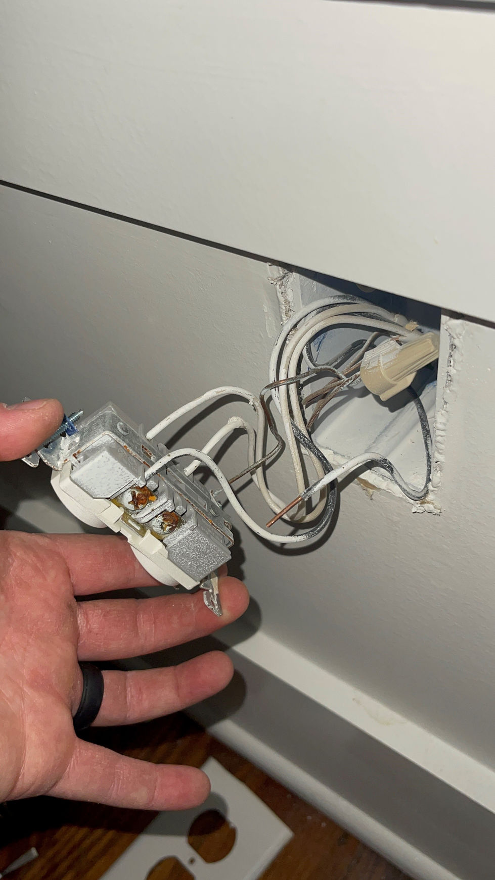 Receptacle Replacement 32