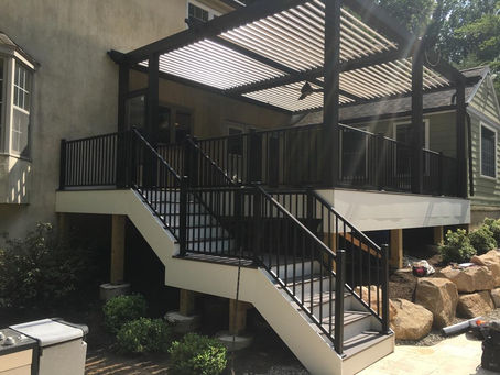 Attached or Freestanding Pergola? Choosing the Right Placement for Your Home