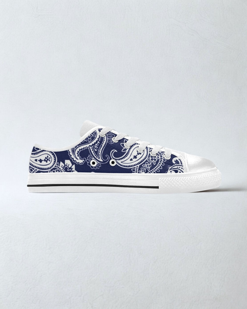 Thumbnail: white canvas low top shoes