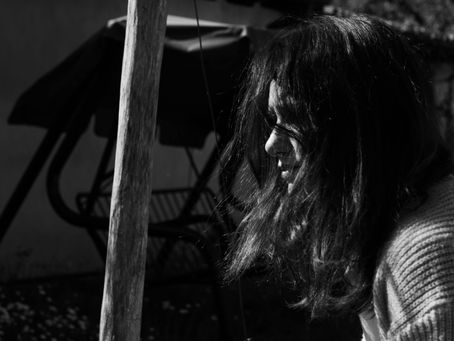 Due adulti, un figlio o figlia, e l’illusione di essere uguali